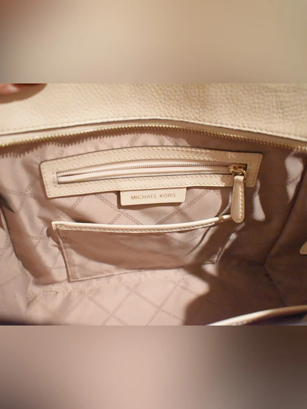 Michael Kors Handbag with Hand Straps - Beige. Used - Great Condition - Picture 4 of 10